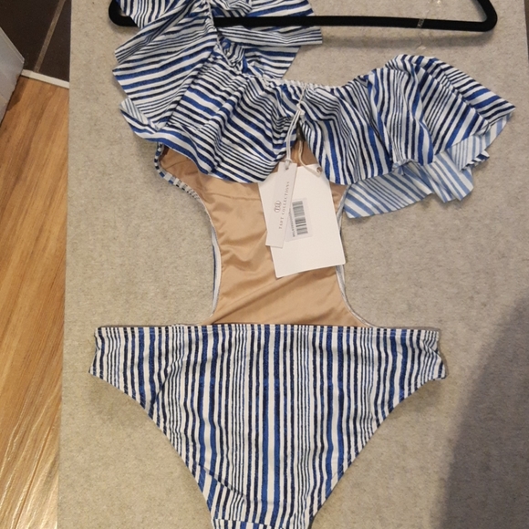 BNWT Tart Collections One shoulder Monokini. MED - Picture 4 of 10